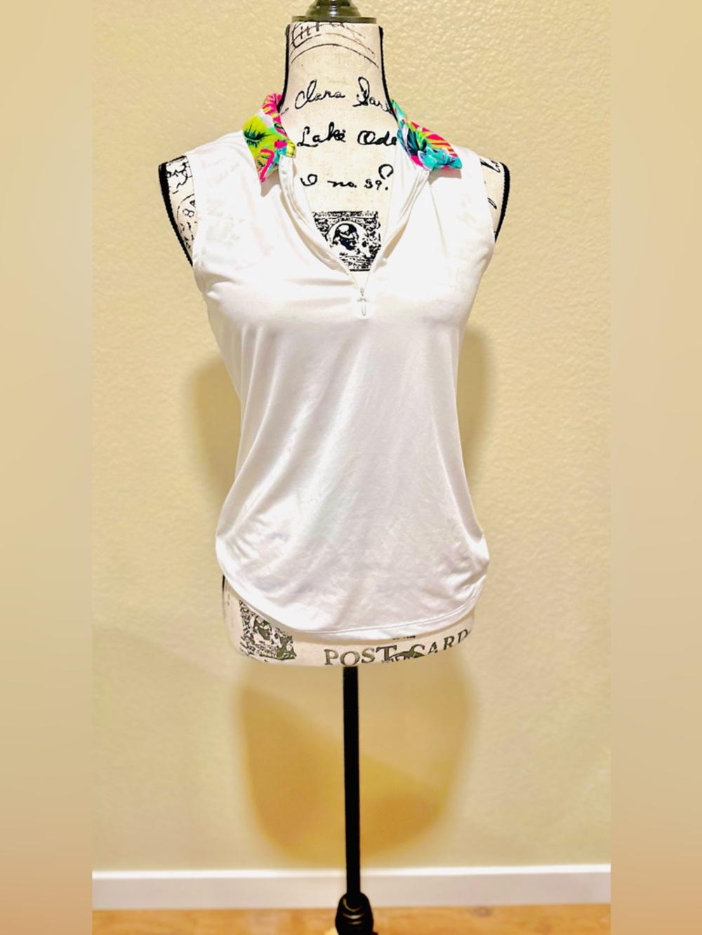Tommy Bahama Silky Smooth Golf Sleeveless Polo Iconic Tropical Hawaiian Collar